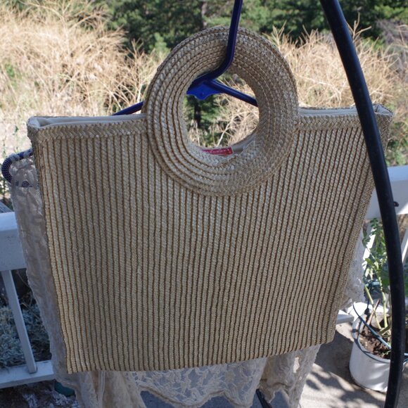 Beautiful Vintage Straw Cottage  Bag - Picture 4 of 7